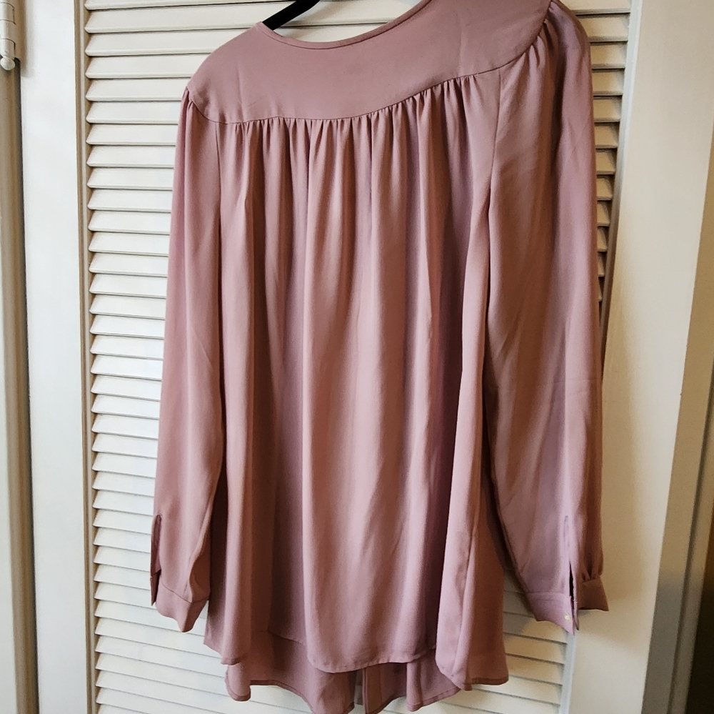 HP🎉EUC - Ann Taylor Loft Light Pink Button-down Maternity Top In Small - Picture 3 of 6